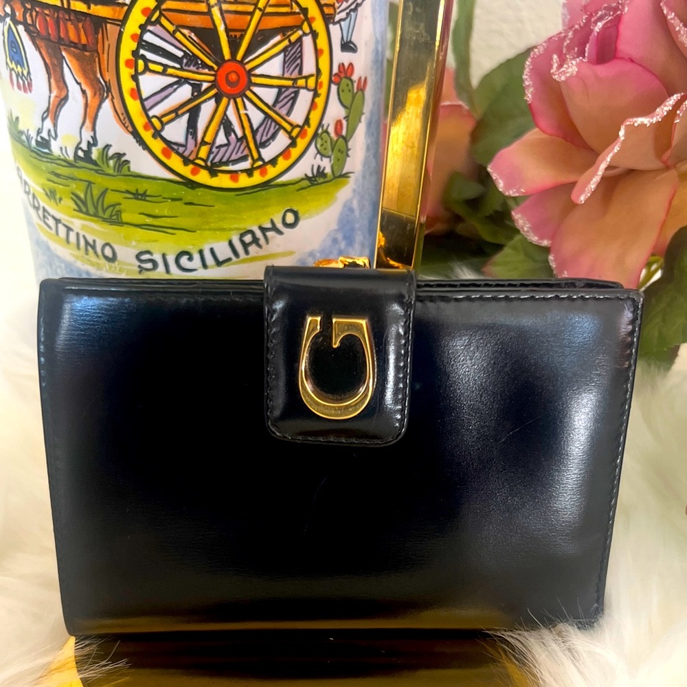 💜Gucci Leather Wallet with Kiss Lock